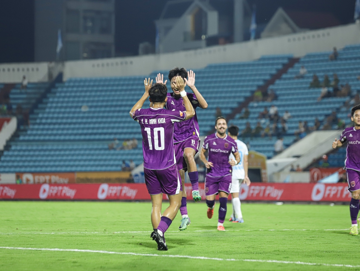 Becamex TP.HCM khởi sắc dưới sự chỉ đạo của HLV Đặng Trần Chỉnh Becamex 01