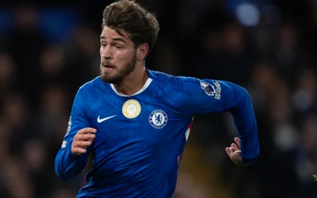 Marc Guiu trong màu áo Chelsea. Marc Guiu mặc áo câu lạc bộ Chelsea