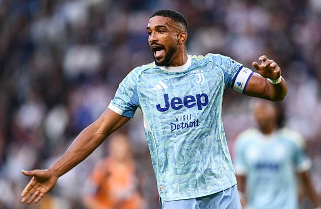Bremer trung vệ Juventus