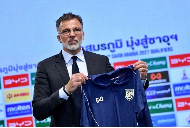 Anthony Hudson trở thành tân HLV tuyển Thái Lan. Anthony Hudson trở thành tân HLV tuyển Thái Lan.