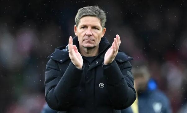 Oliver Glasner chỉ ra vấn đề của Crystal Palace ở trận thua Arsenal. Oliver Glasner chỉ ra vấn đề của Crystal Palace ở trận thua Arsenal.