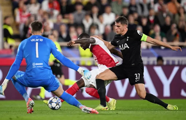 Vicario cứu thua cho Tottenham c1