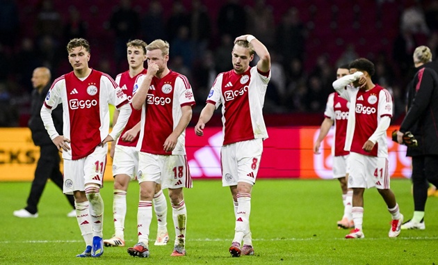 Ajax đang gặp khủng hoảng phong độ