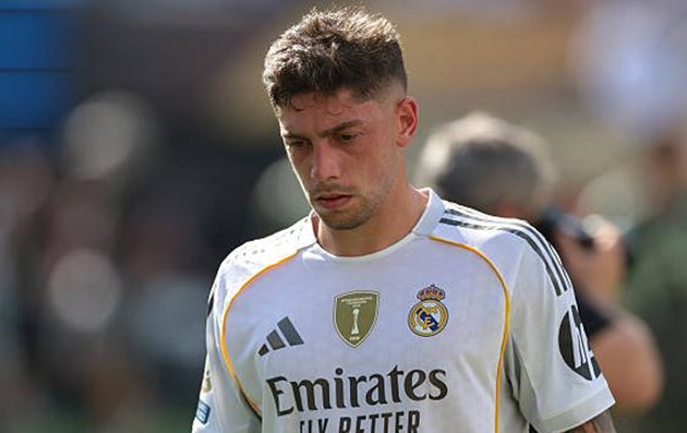 Valverde ngồi dự bị tại Real Madrid