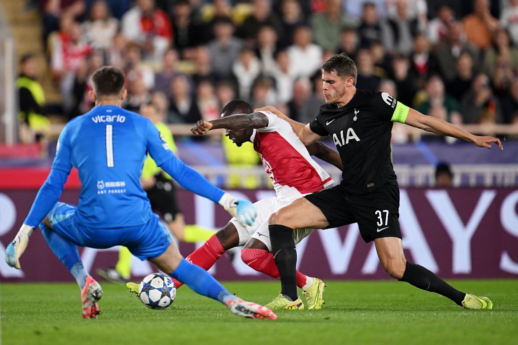 Tottenham thi đấu bế tắc trên sân Stade Louis II