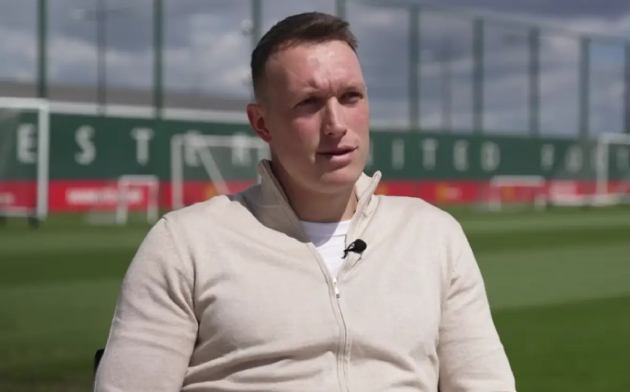 Phil Jones lên tiếng bảo vệ HLV Ruben Amorim Phil Jones khuyên Man Utd cần kiên nhẫn với HLV Ruben Amorim