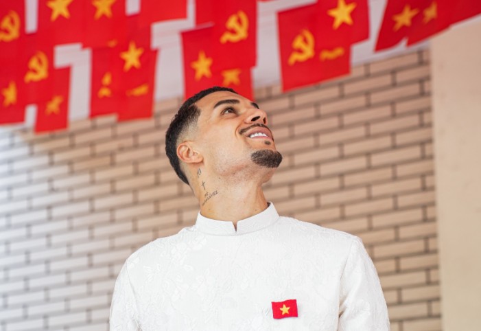 Screenshot of Đỗ Hoàng Hên tại lễ nhập tịch