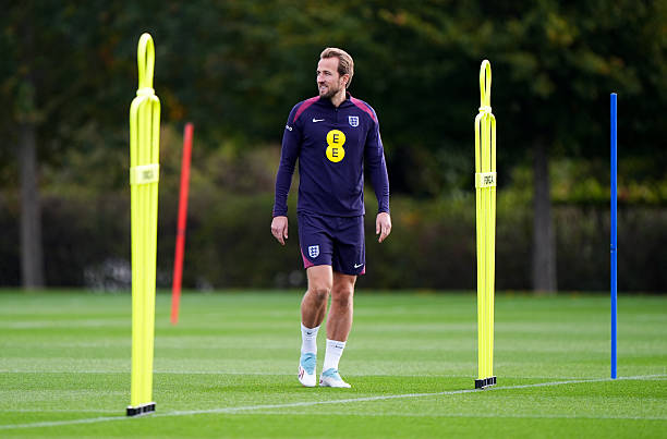 Harry Kane trên sân tập