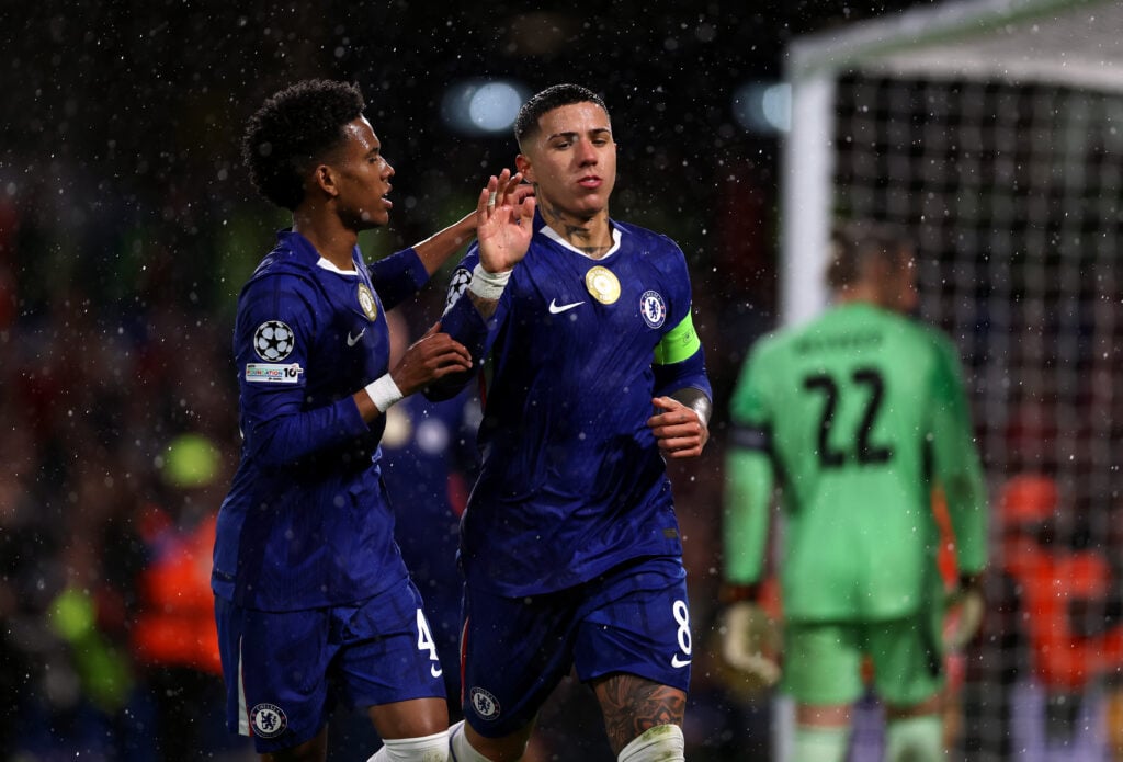 Chelsea thắng giòn giã Ajax Enzo và Estevao trên sân
