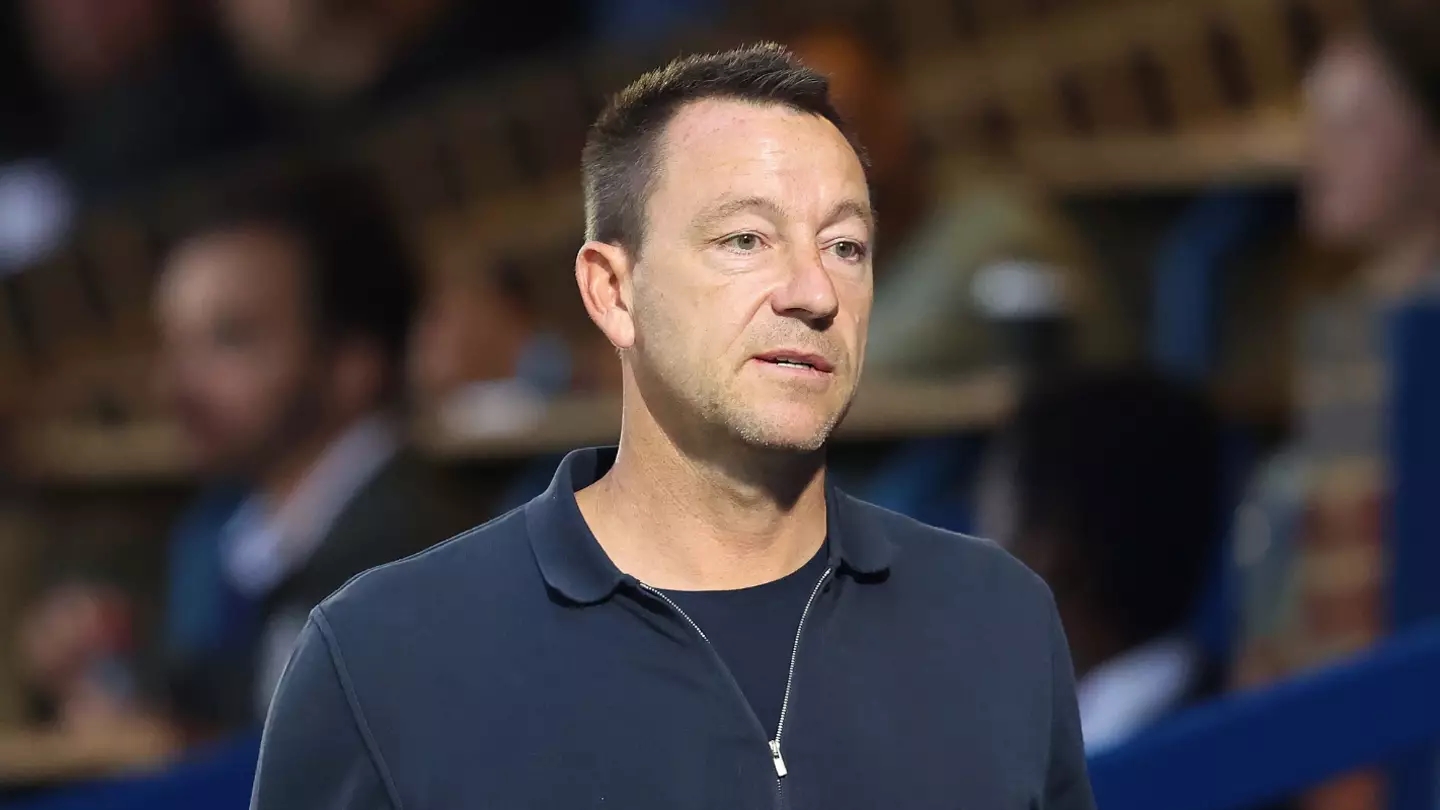 John Terry trên sân trong màu áo Chelsea