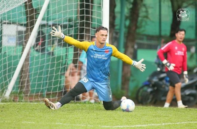 Patrik_Le_Giang_CLB_CATPHCM Thủ môn Patrik Lê Giang đang thi đấu cho CLB Công An TP.HCM