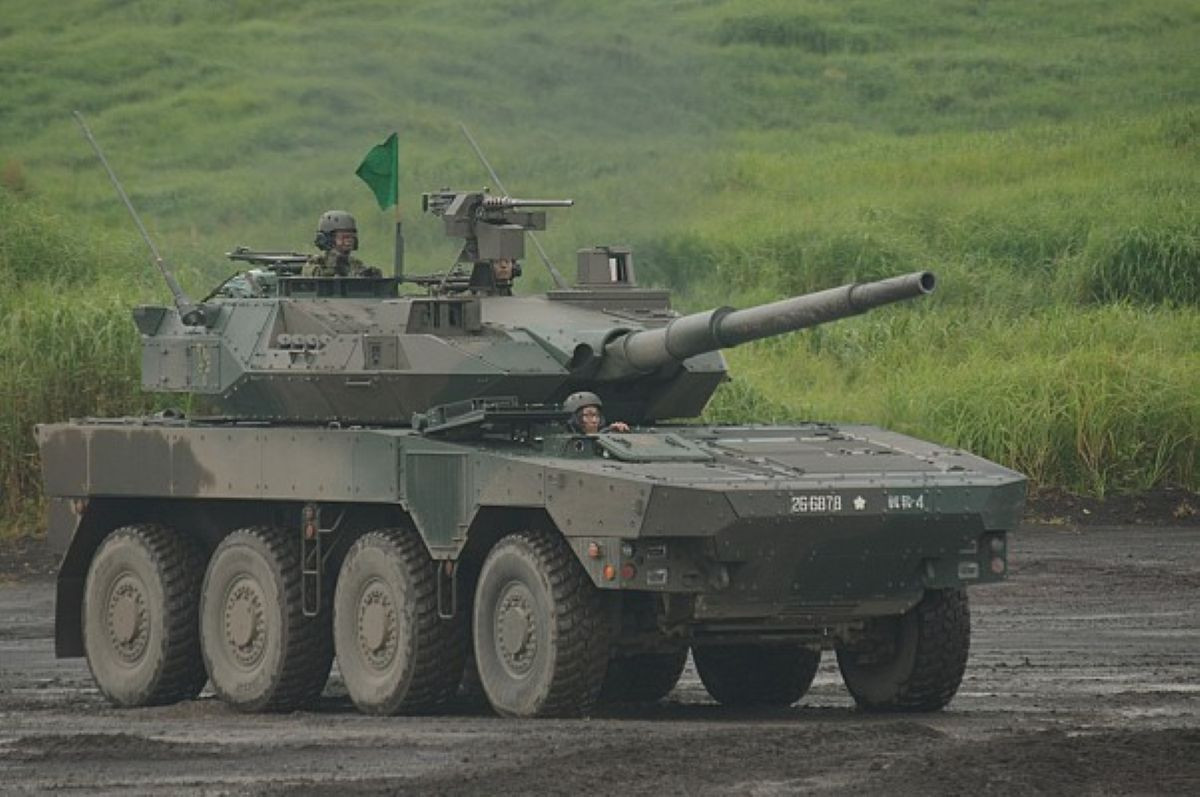 Xe tăng Type 16 MCV Nhật Banr1