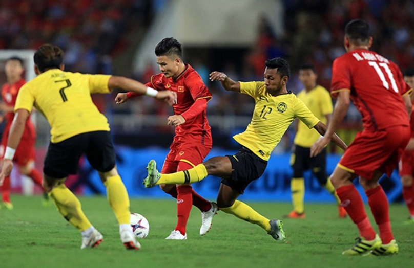 Malaysia đang phải chịu án phạt vì bê bối nhập tịch. Malaysia đang phải chịu án phạt vì bê bối nhập tịch.