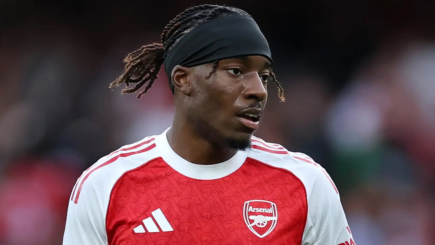 Noni Madueke thi đấu cho Arsenal