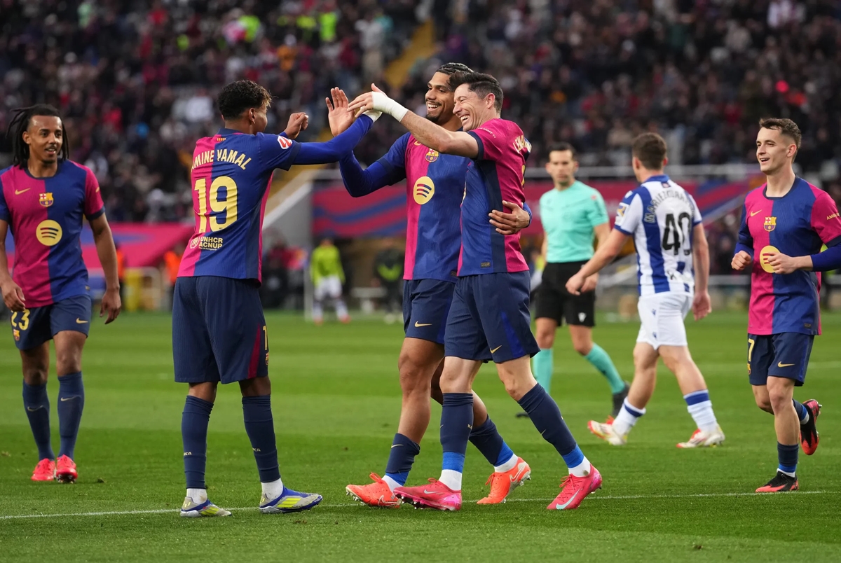 Barca thi đấu trên sân nhà