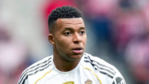 Mbappe ăn mừng bàn thắng
