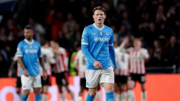 McTominay ghi bàn cho Napoli