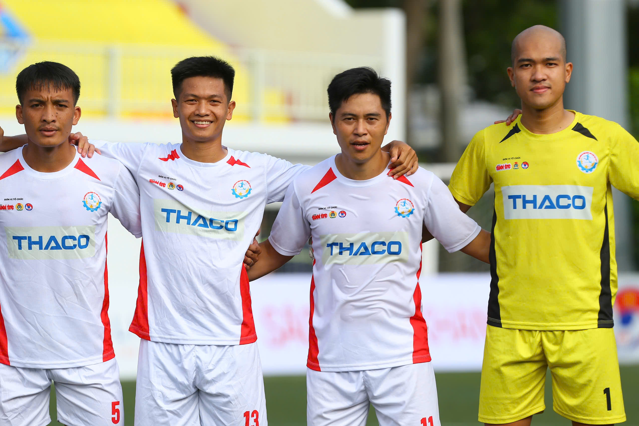 bóng đá công nhân - Ảnh 2. Công đoàn TP.HCM 2 tận dụng tốt thời cơ để giành chiến thắng