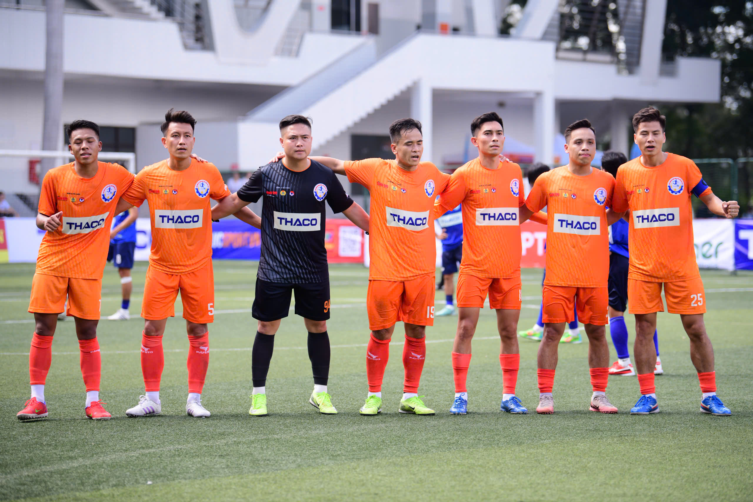 Nhiều kết quả bất ngờ ngày khai mạc vòng chung kết Giải bóng đá công nhân, viên chức - Ảnh 4. Công đoàn Ngân hàng Việt Nam với dàn ngôi sao hùng hậu giành chiến thắng