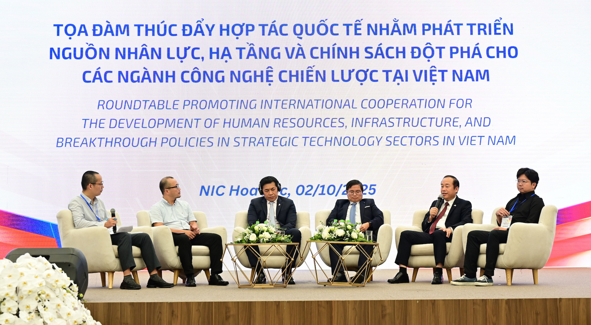 PGS.TS Nguyễn Thanh Tùng phát biểu tại tọa đàm
