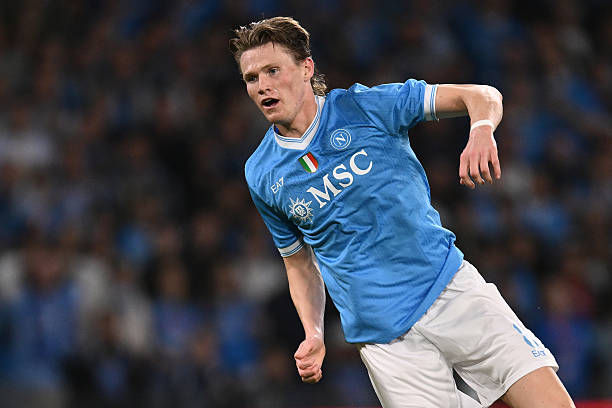 Scott McTominay có thể trở lại Anh chơi bóng. Scott McTominay trở lại Ngoại hạng Anh