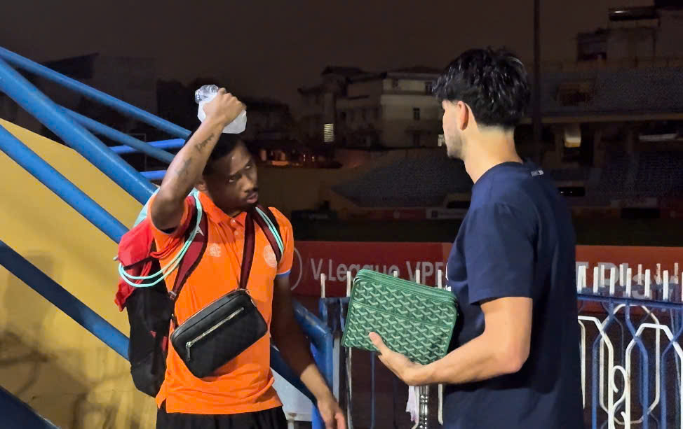 Cao Pendant Quang Vinh bị thương trước khi lên ĐT Việt Nam - Ảnh 1 Cao Pendant Quang Vinh bị đau nên khó lên ĐT Việt Nam