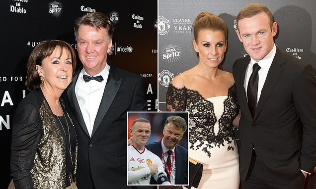 Wayne Rooney cùng Louis van Gaal và vợ Coleen