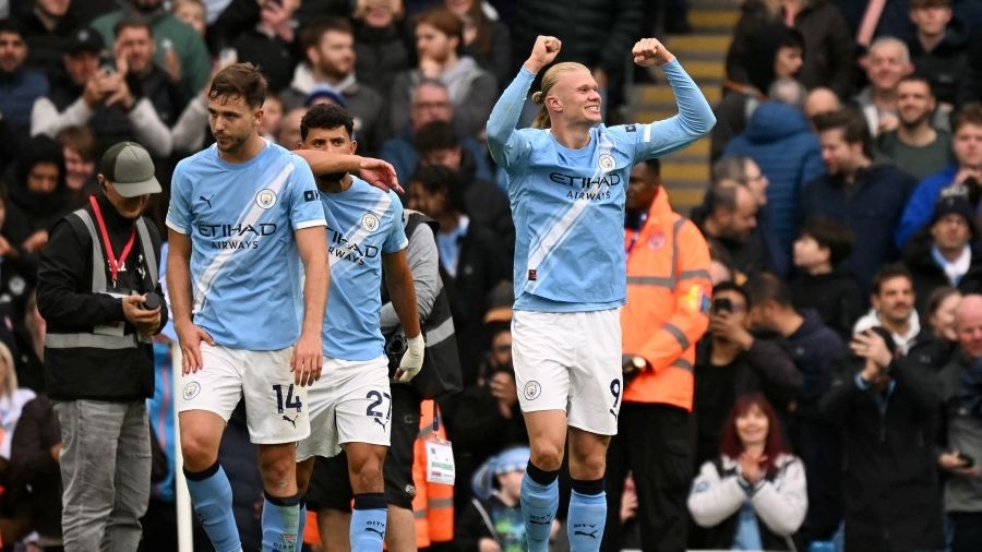 Erling Haaland ghi bàn cho Man City