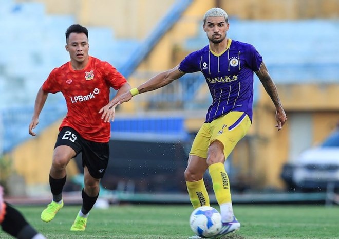 Đỗ Hoàng Hên thi đấu cho Hà Nội FC với tư cách nội binh