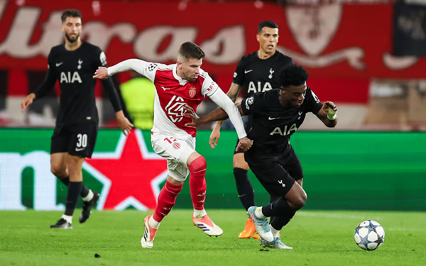 Monaco và Tottenham thi đấu căng thẳng