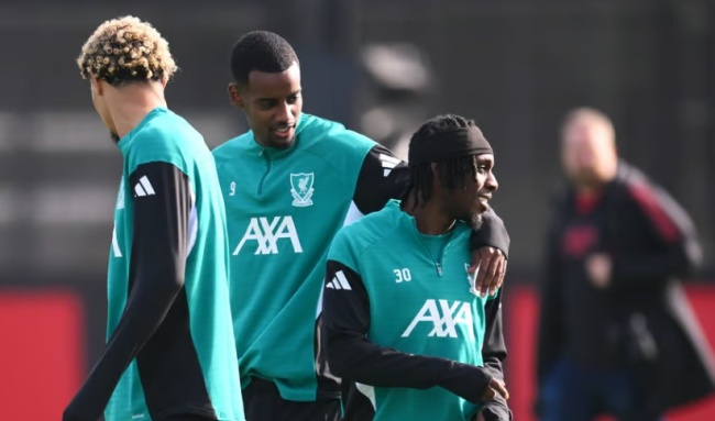 Jeremie Frimpong dính chấn thương. Jeremie Frimpong dính chấn thương.