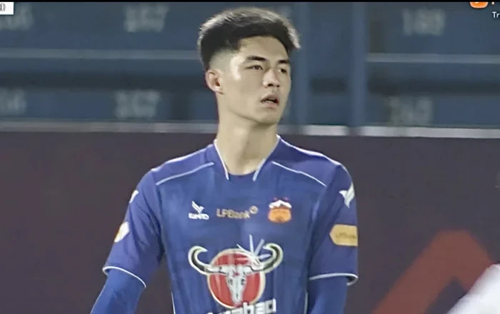 Trần Trung Kiên thất vọng sau trận thua của HAGL