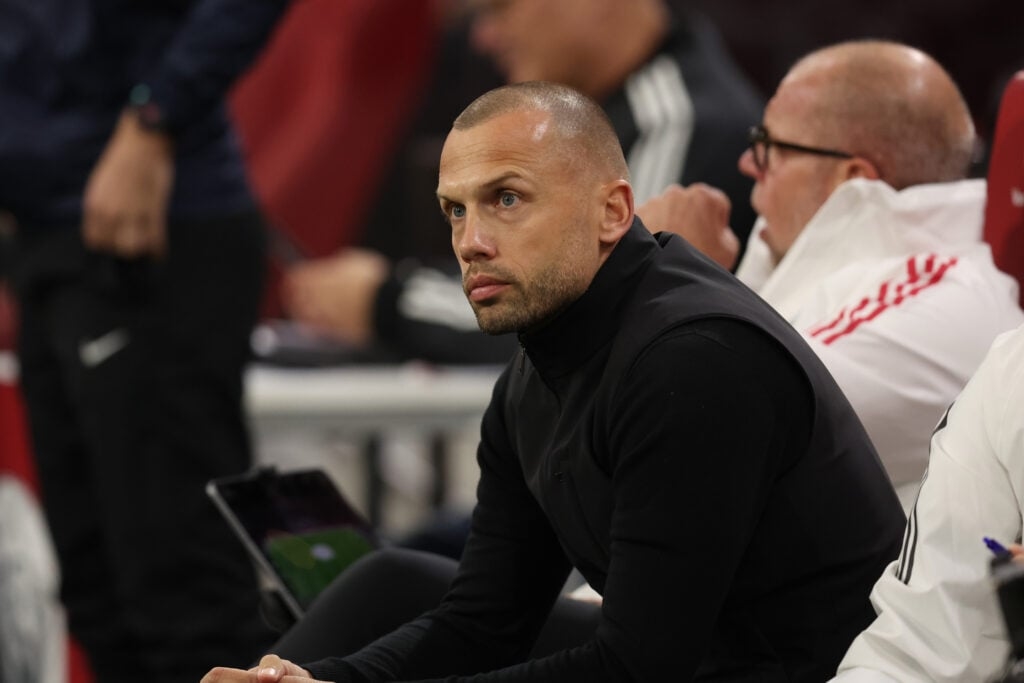 John Heitinga thừa nhận Chelsea mạnh