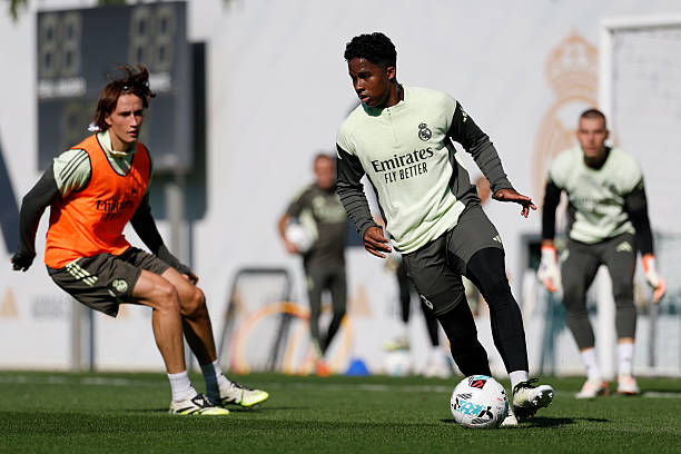 Endrick ngồi dự bị Real Madrid