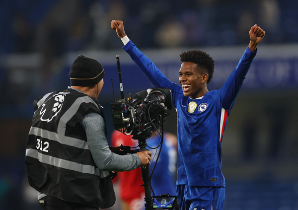 Estevao người hùng của Chelsea a4