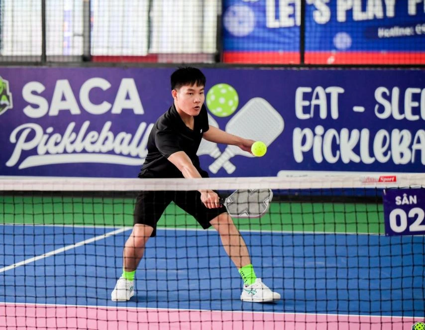 Huấn luyện viên đam mê pickleball
