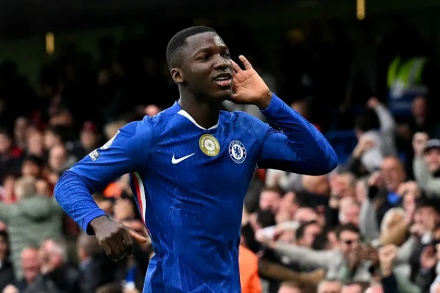 Neville khen ngợi Caicedo sau trận Chelsea thắng Liverpool 2-1. Neville khen ngợi Caicedo sau trận Chelsea thắng Liverpool 2-1.