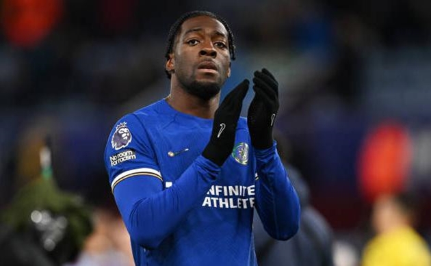 Axel Disasi trong màu áo Chelsea