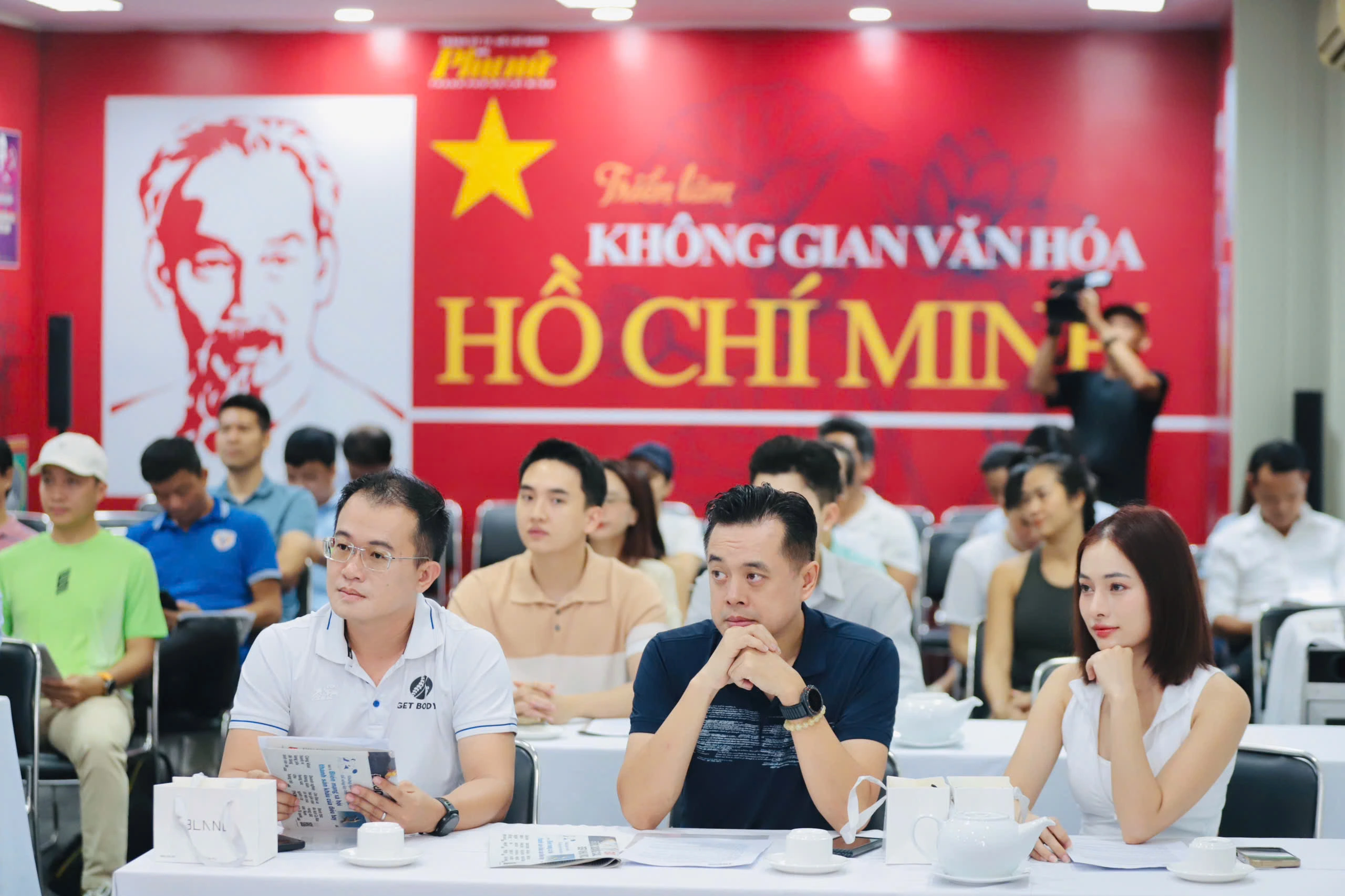 Các vận động viên tham gia nội dung gia đình tại giải pickleball