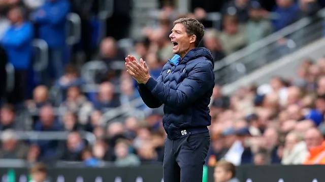 Crystal Palace gặp khó khăn trong trận gặp Everton