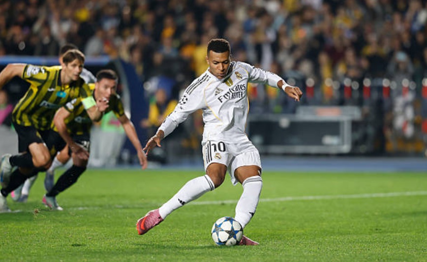 Mbappe tập trung cao độ trước trận đấu