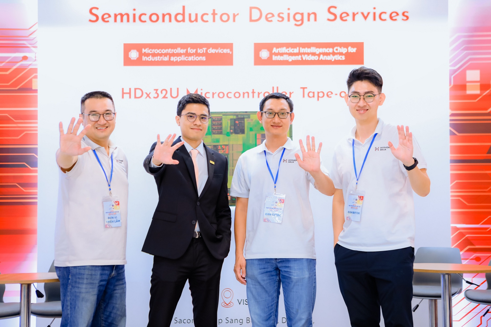 Đội ngũ Hyphen Deux tham gia Innovate Vietnam 2025
