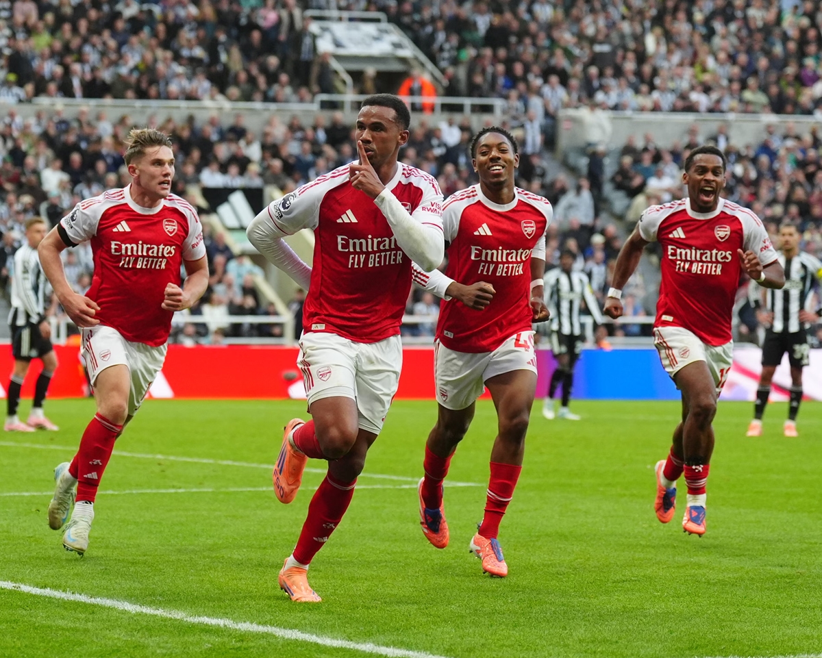 Arsenal đang hướng mục tiêu đến các danh hiệu lớn