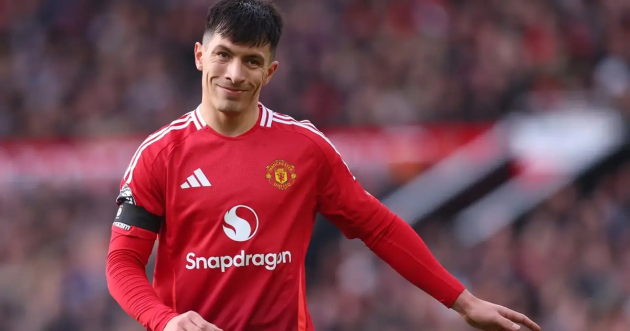 Lisandro Martinez trên sân tập Carrington