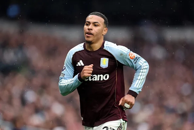 Morgan Rogers thi đấu cho Aston Villa