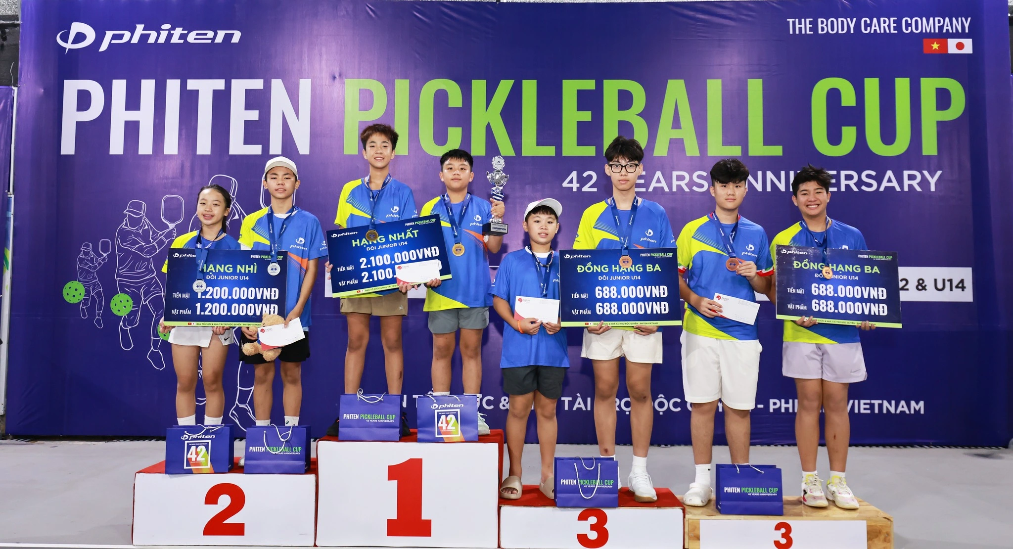 Các VĐV nhất, nhì, ba nội dung U.14 giải pickleball Phiten Cup 2025