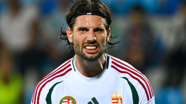 Szoboszlai thi đấu đa năng cho Liverpool Szoboszlai trong màu áo Liverpool