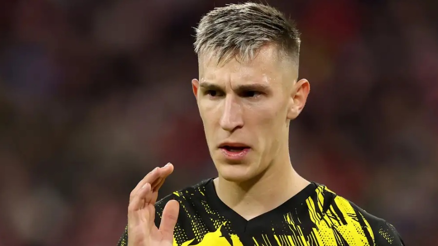 Nico Schlotterbeck đang được nhiều CLB theo đuổi. Nico Schlotterbeck tập luyện cùng Bayern Munich