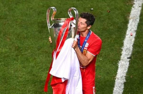 Cristiano Ronaldo phong độ tại Champions League