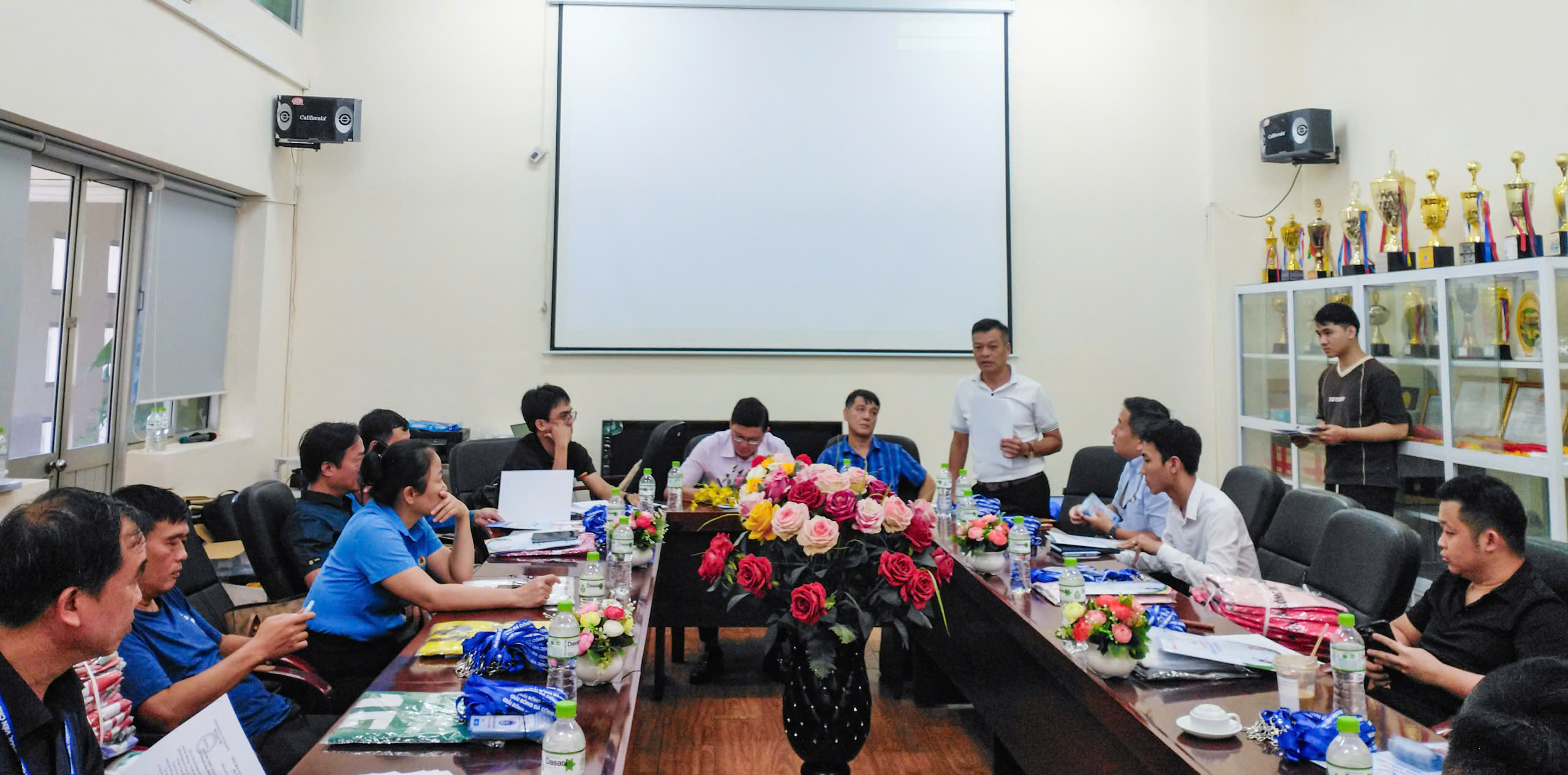 Toàn cảnh của cuộc họp kỹ thuật